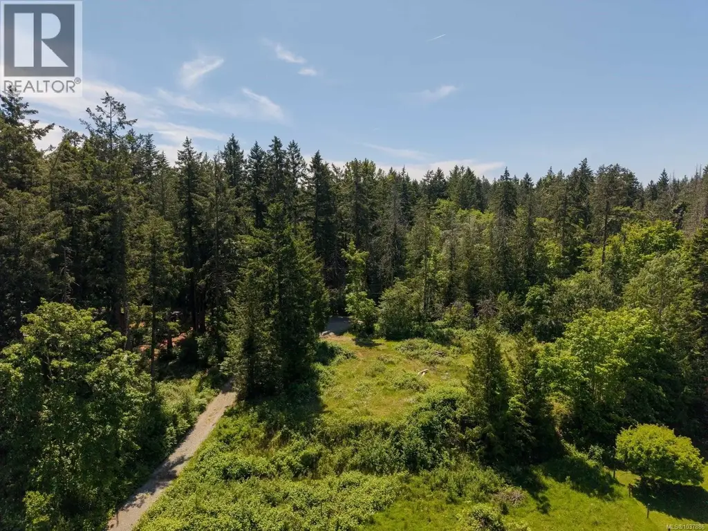 1220 Clayton Rd, North Saanich