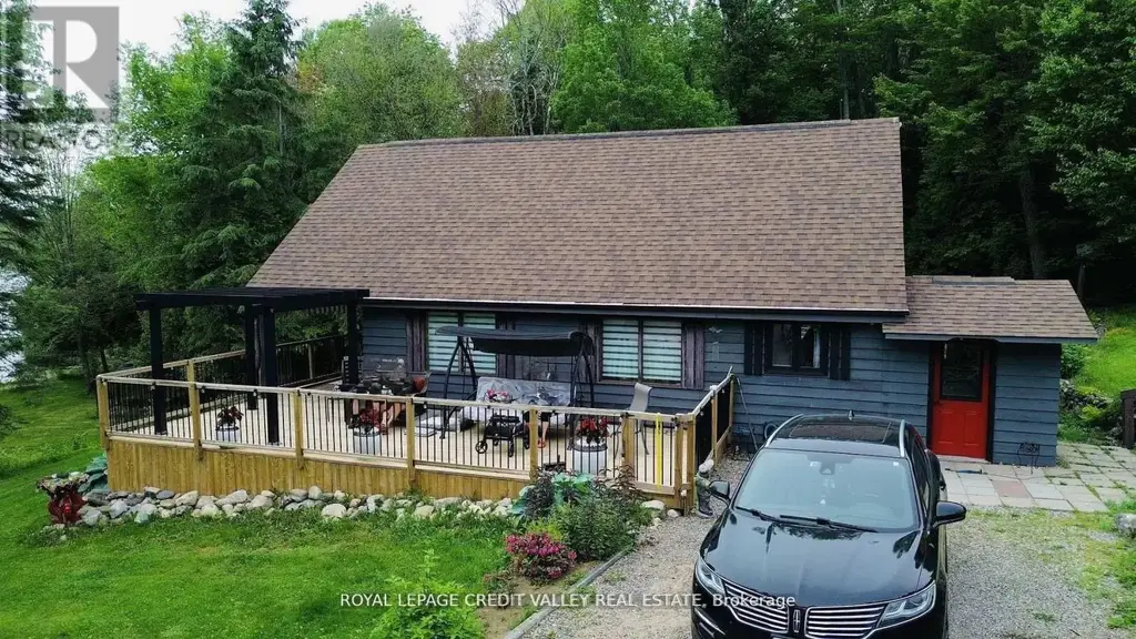 992 South Baptiste Lake Road, Hastings Highlands (Herschel Ward)