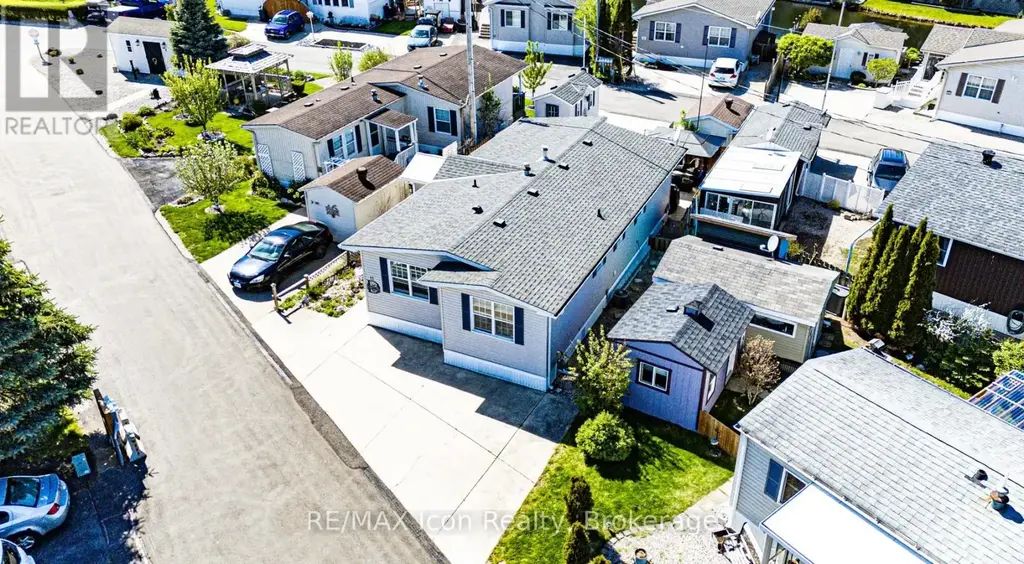 11 Hemlock Crescent, Puslinch