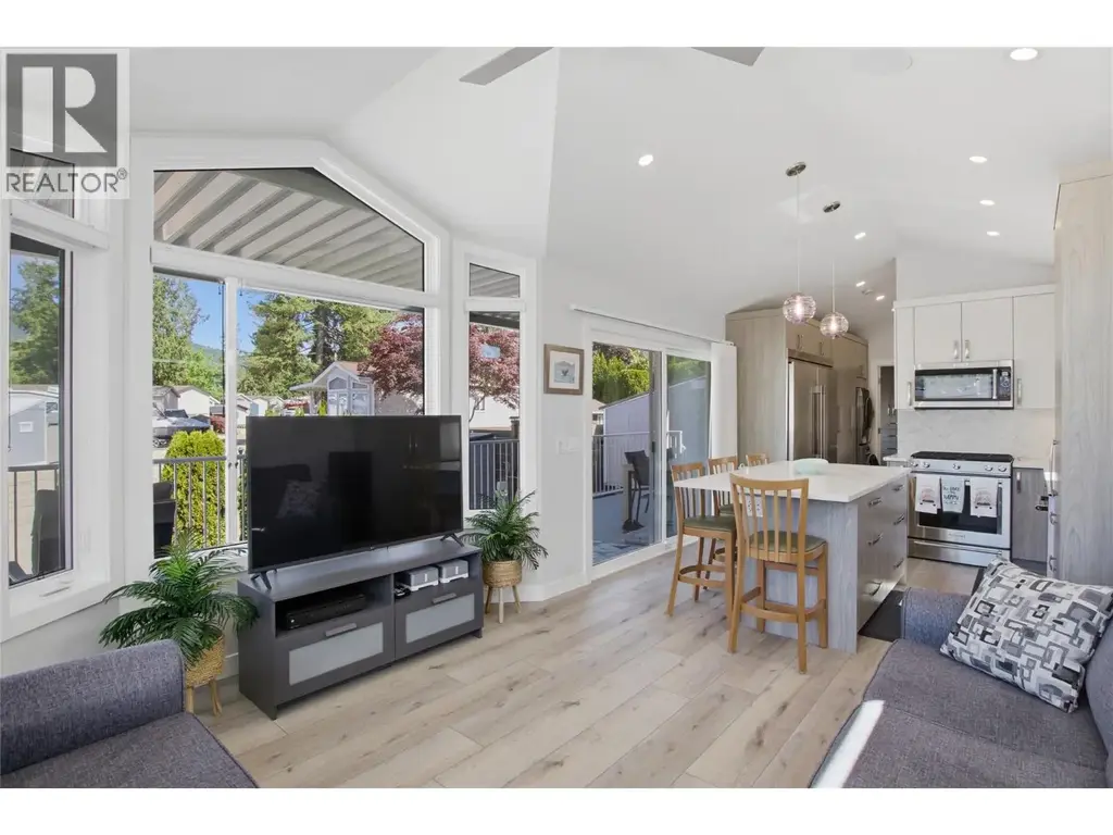 8242 97a Highway Unit# 30, Mara