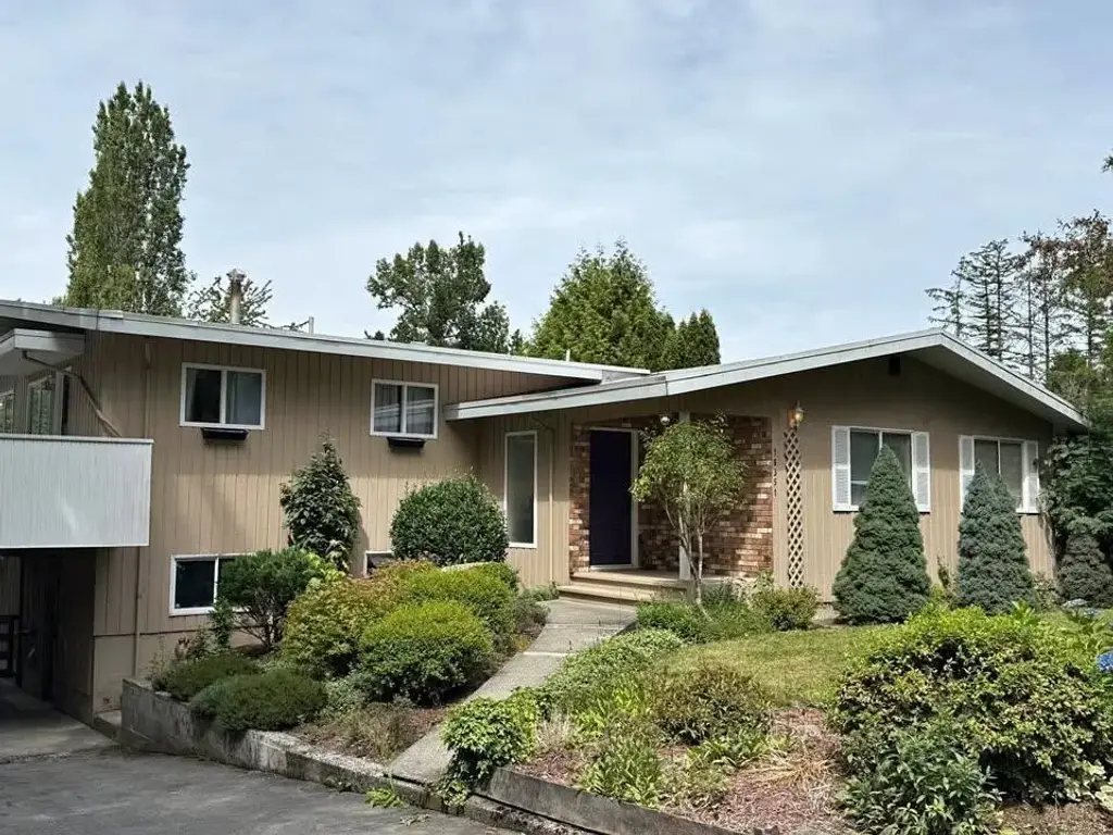 18351 74 Avenue, Surrey