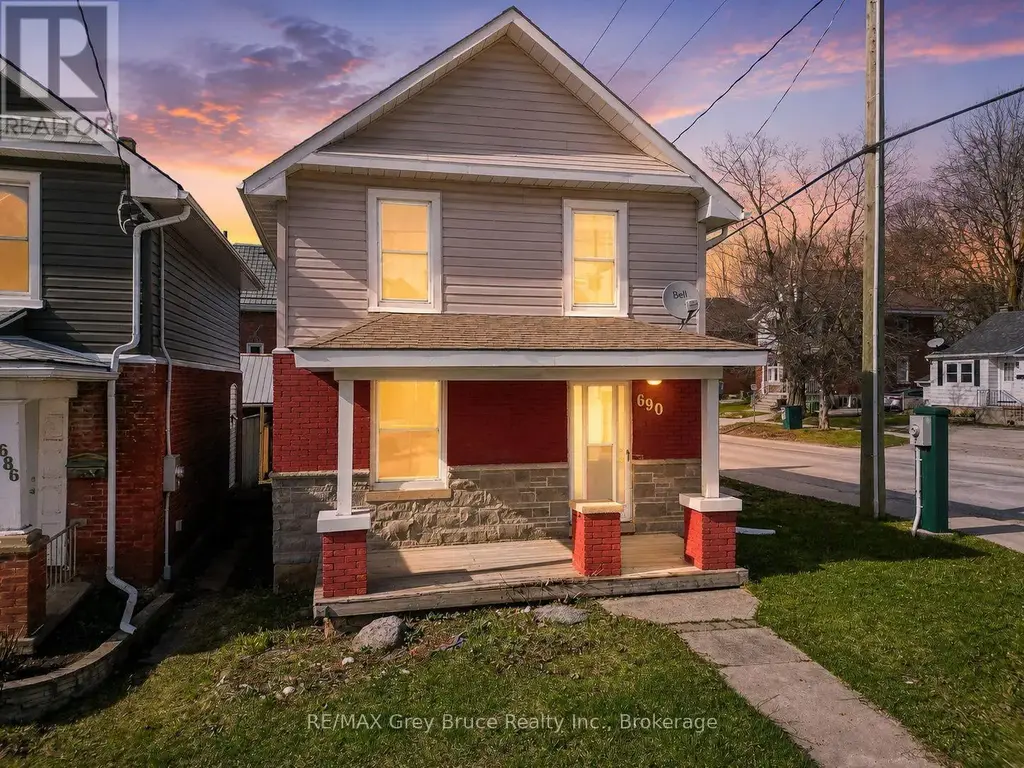 690 8th Street E, Owen Sound