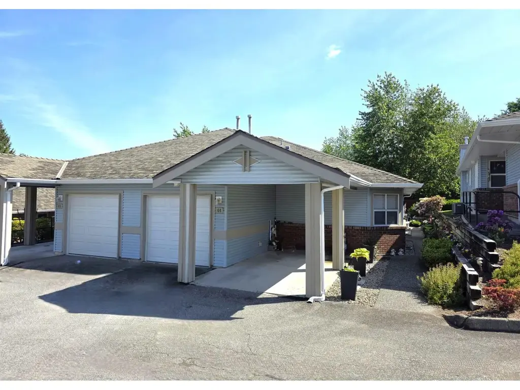 44 8889 212 Street, Langley
