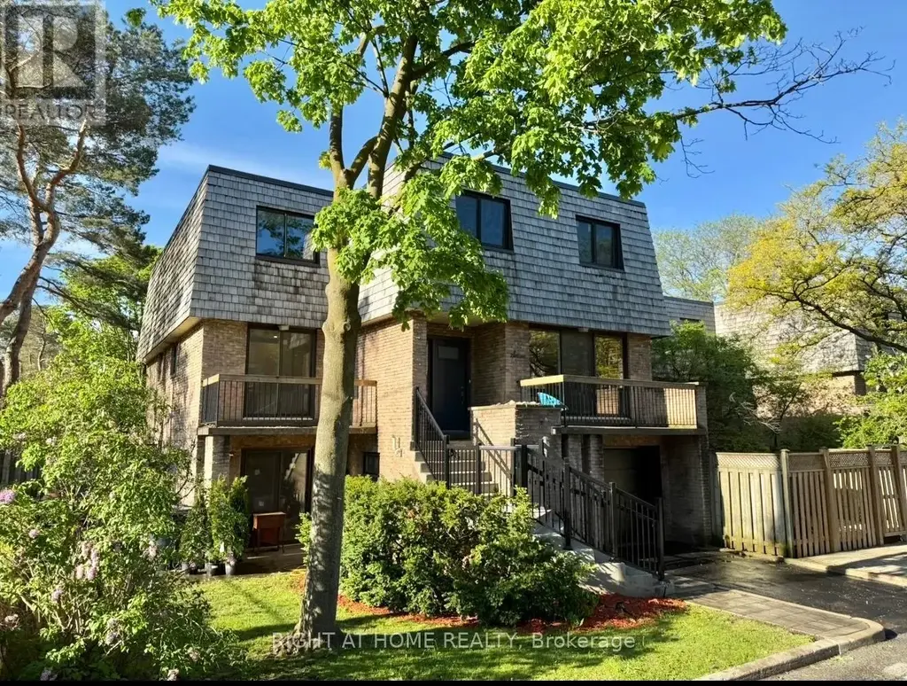 24 - 7 Vale Carse Way, Toronto (Westminster-Branson)