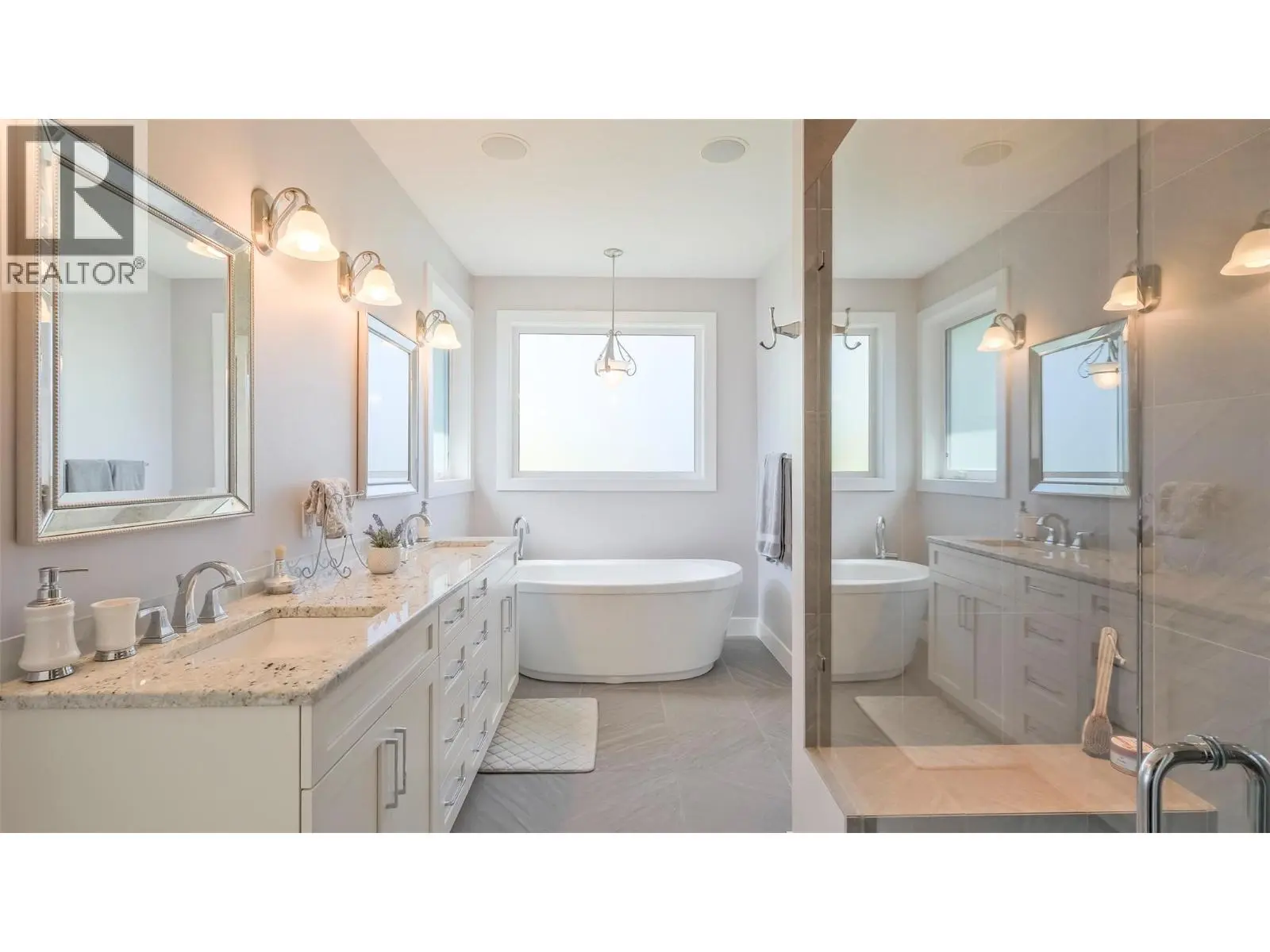 593 Harrogate Lane. Kelowna, British Columbia