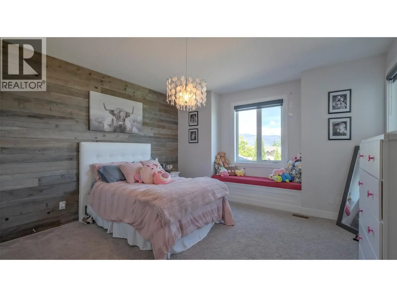593 Harrogate Lane. Kelowna, British Columbia