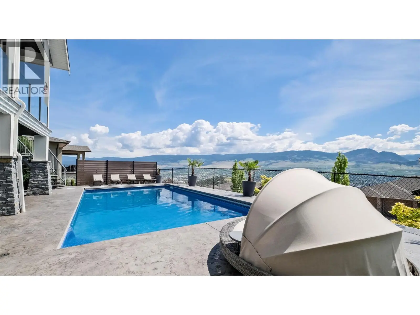 593 Harrogate Lane. Kelowna, British Columbia