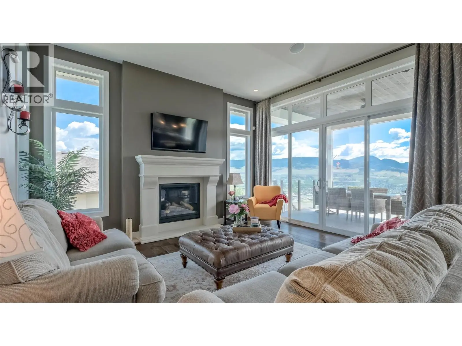 593 Harrogate Lane. Kelowna, British Columbia