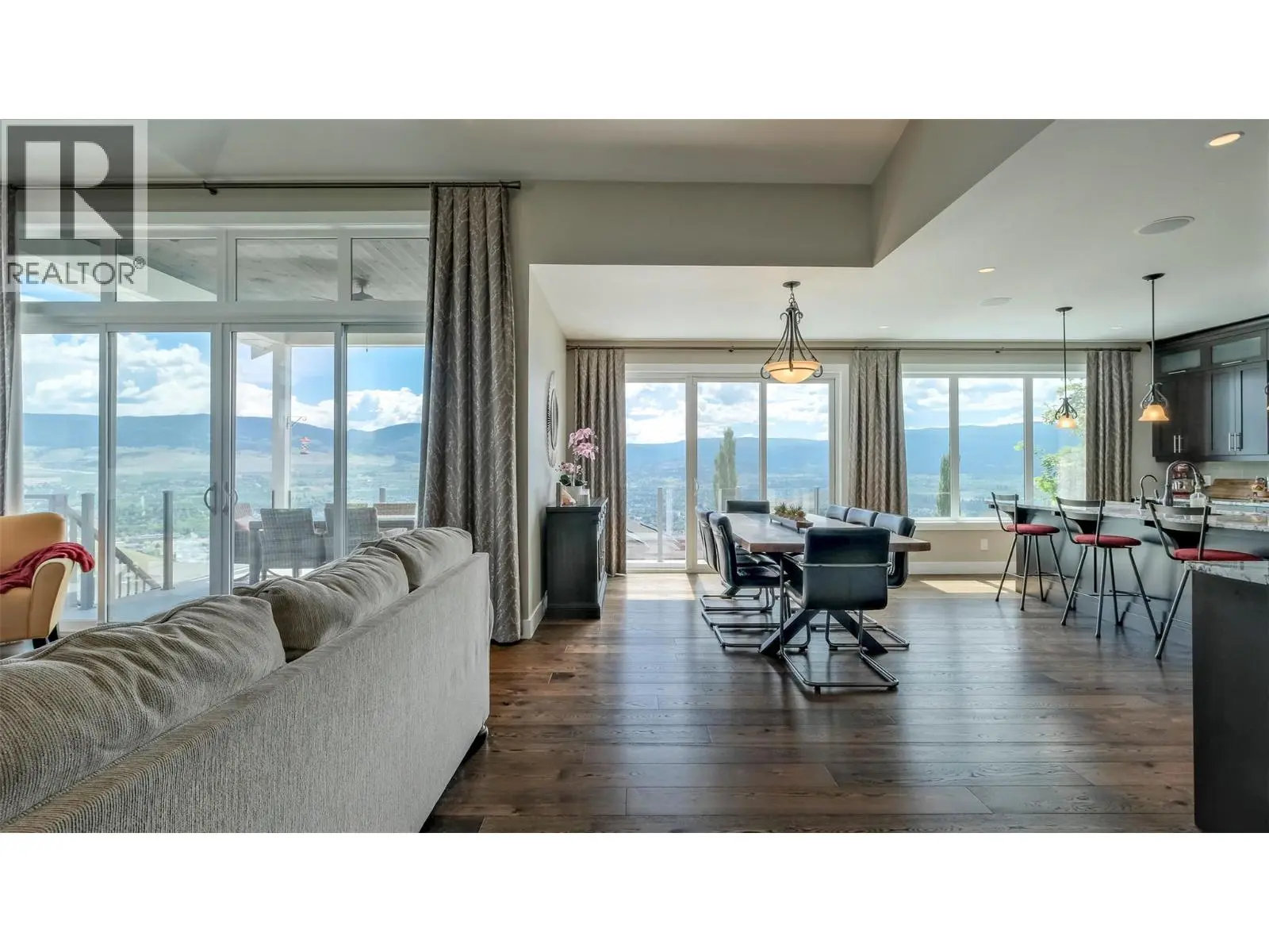 593 Harrogate Lane. Kelowna, British Columbia