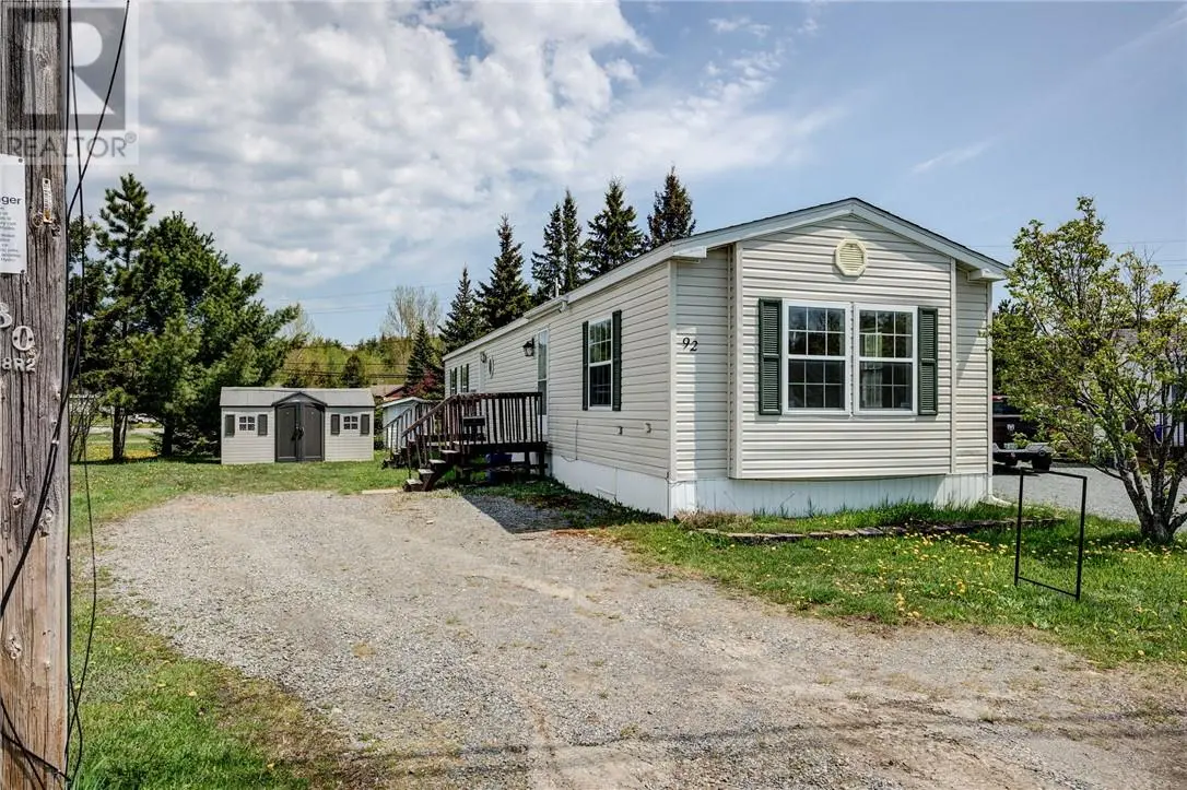 92 Corbin Avenue, Wahnapitae