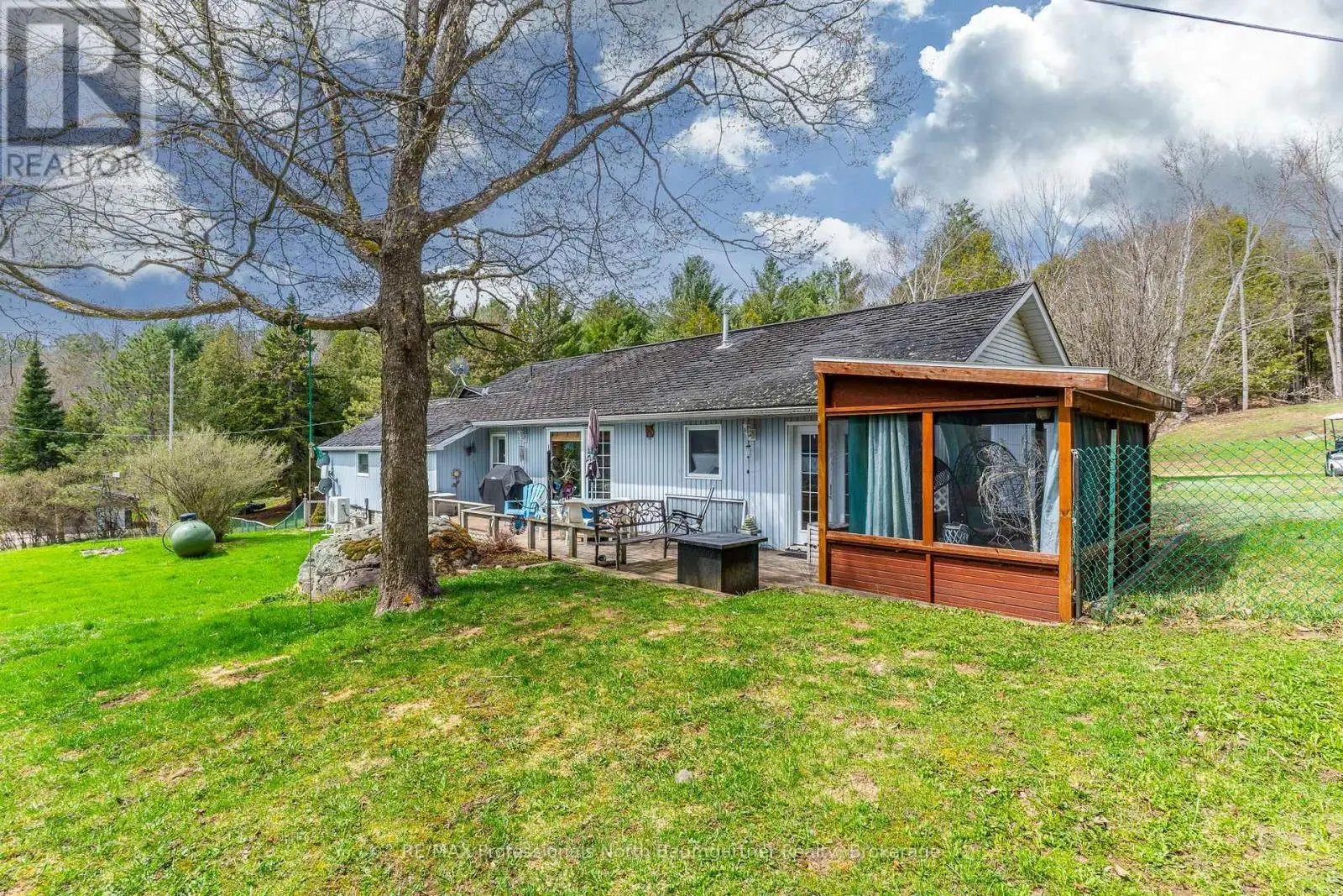 1093 Reynolds Road, Minden Hills (Minden)