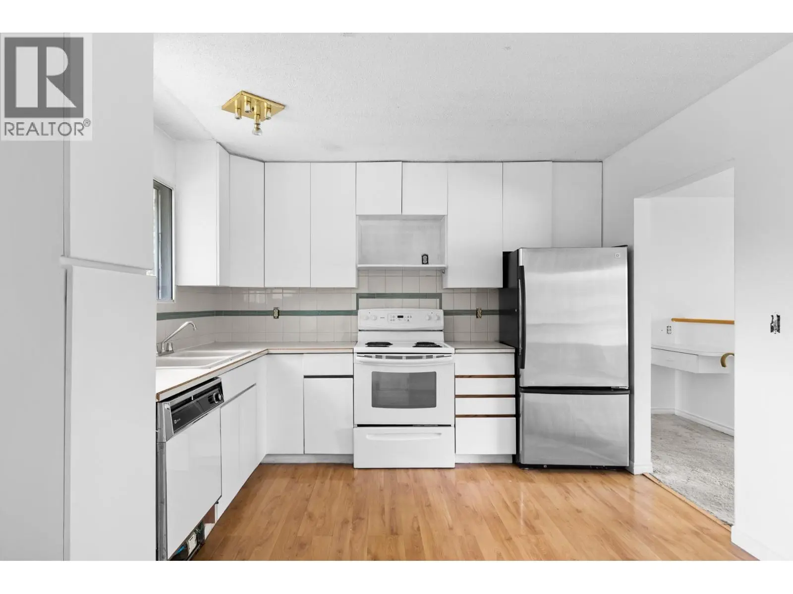 2877 Springfield Road. Kelowna, British Columbia