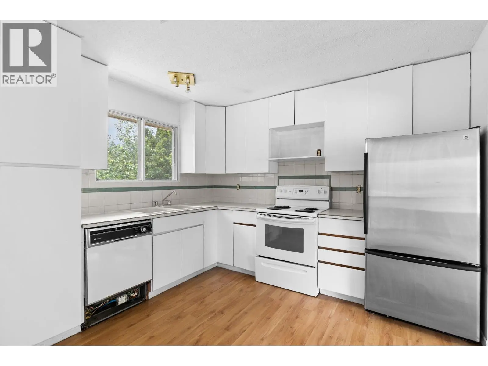 2877 Springfield Road. Kelowna, British Columbia