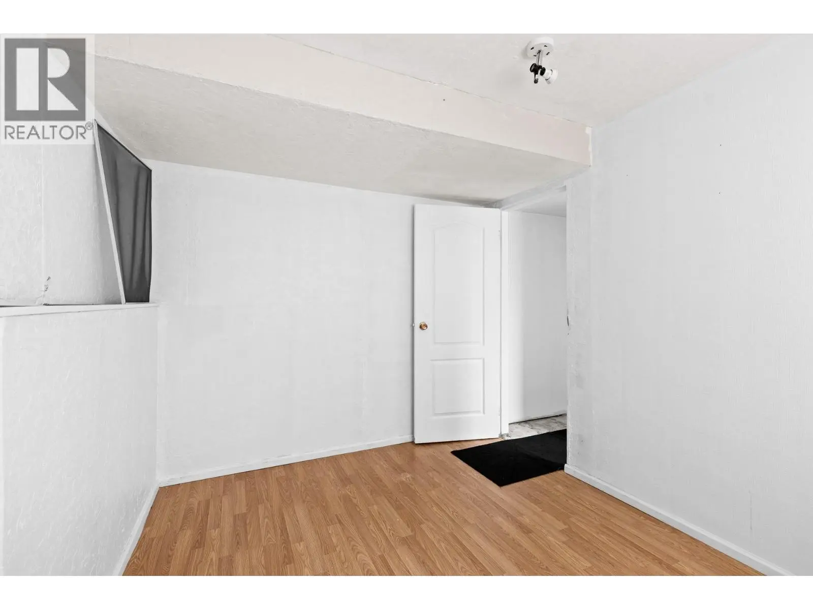 2877 Springfield Road. Kelowna, British Columbia