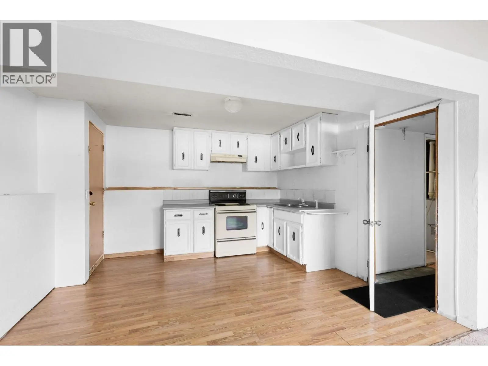 2877 Springfield Road. Kelowna, British Columbia