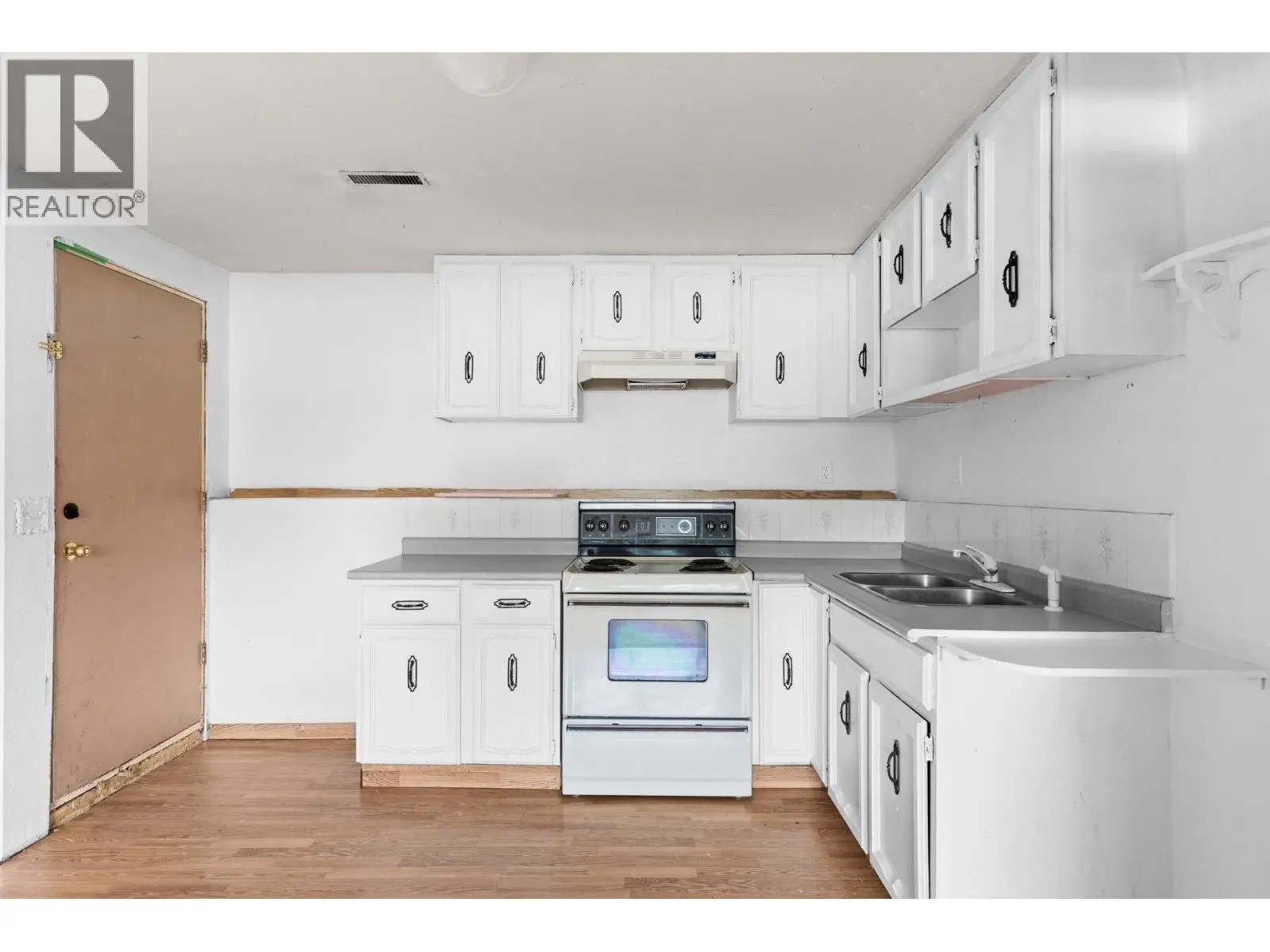 2877 Springfield Road. Kelowna, British Columbia