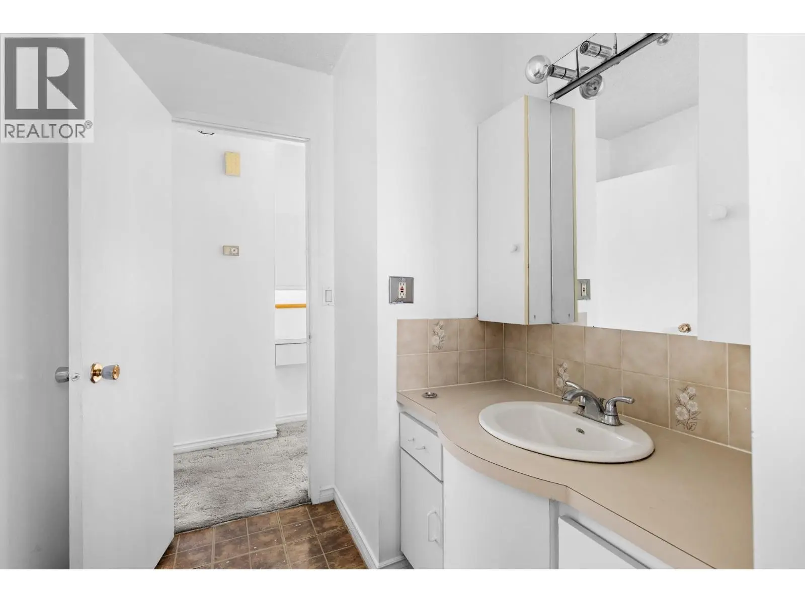 2877 Springfield Road. Kelowna, British Columbia