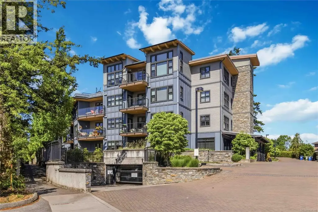103 3912 Carey Rd, Saanich