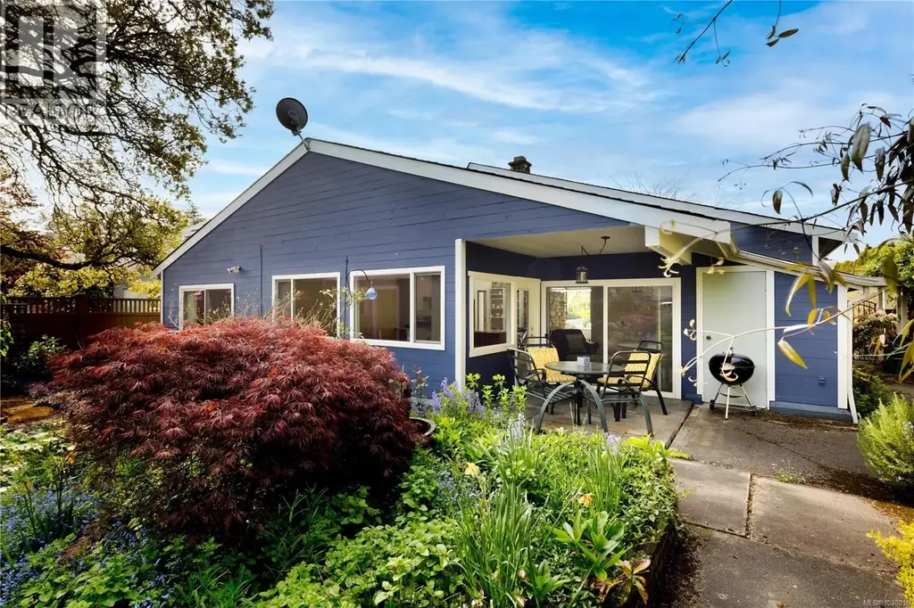 4395 Robinwood Dr, Saanich