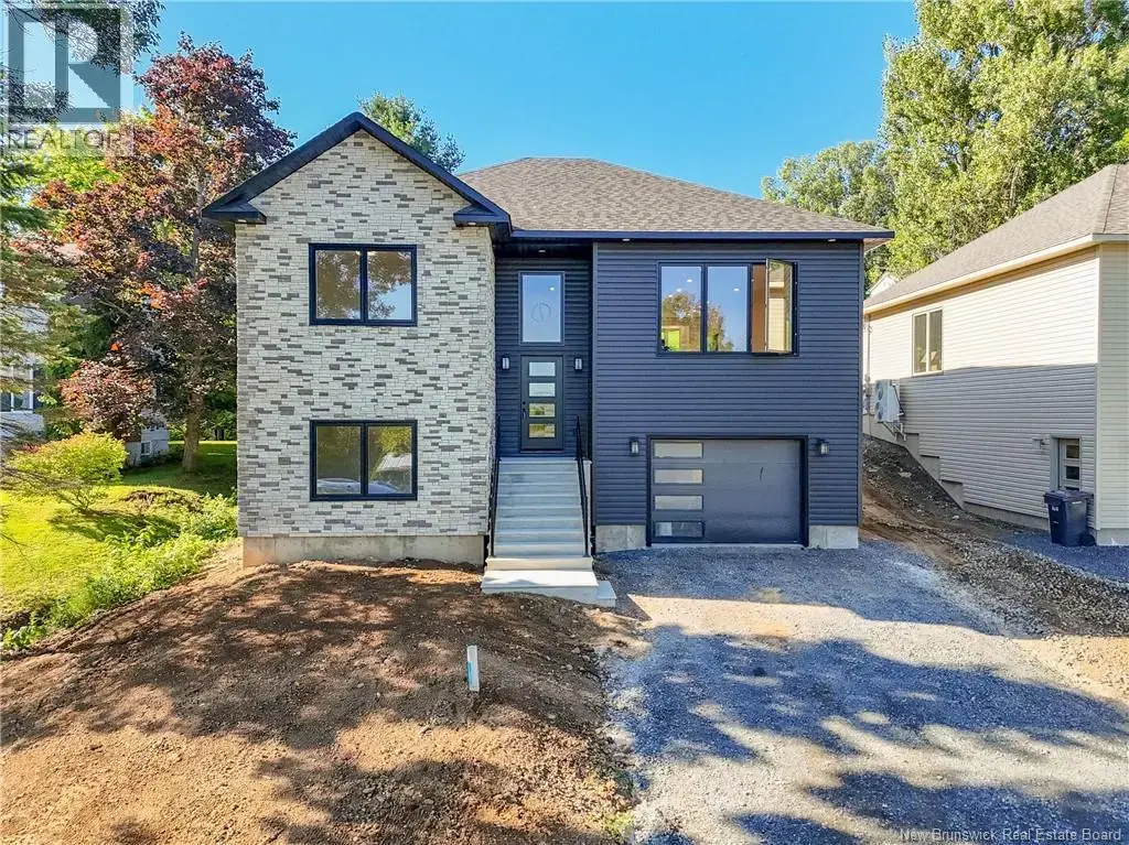 16 Mayflower Street, Fredericton