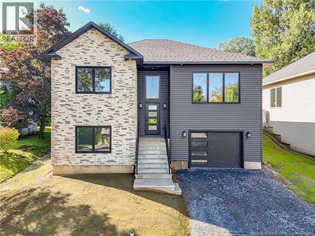 16 Mayflower Street, Fredericton