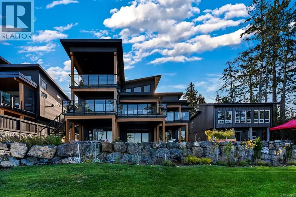 7210 Sea Cliff Rd, Sooke