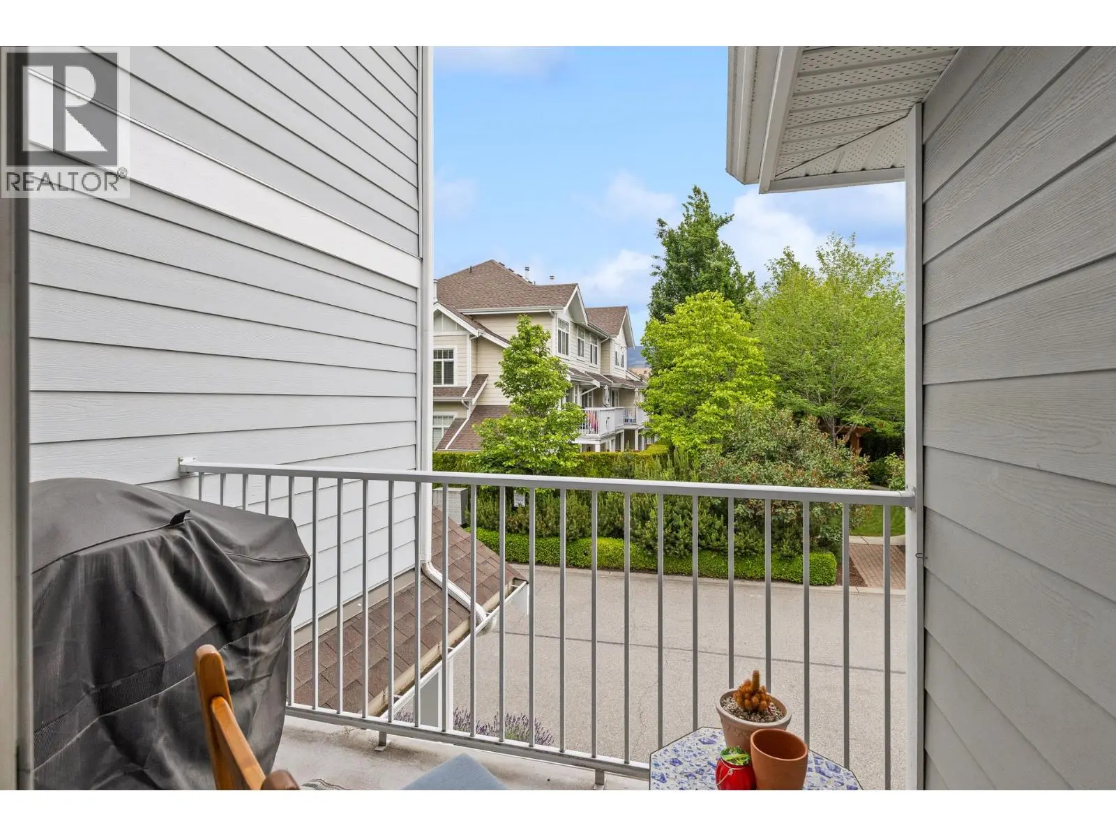 1853 Parkview Crescent Unit# 8. Kelowna, British Columbia