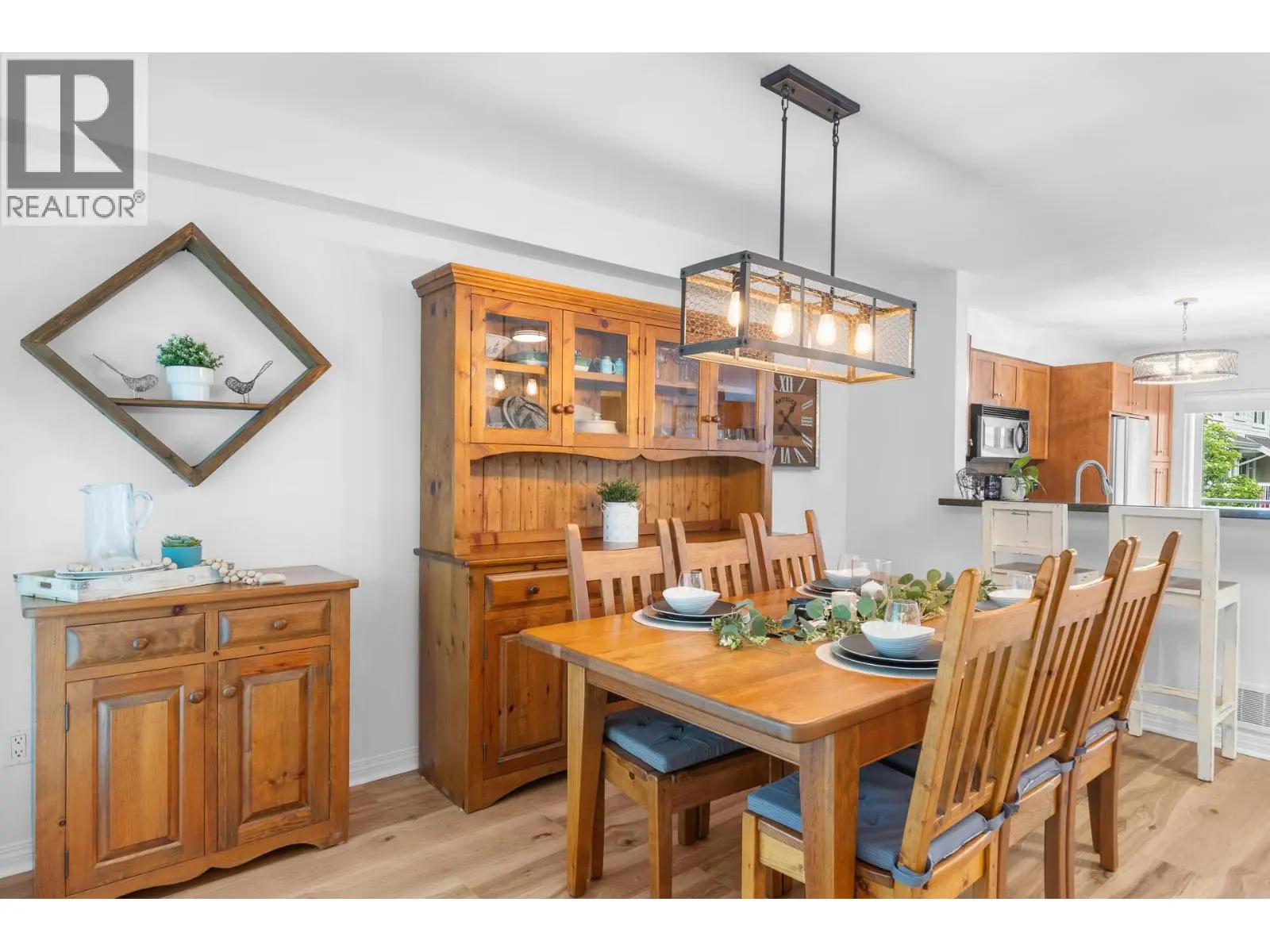 1853 Parkview Crescent Unit# 8. Kelowna, British Columbia