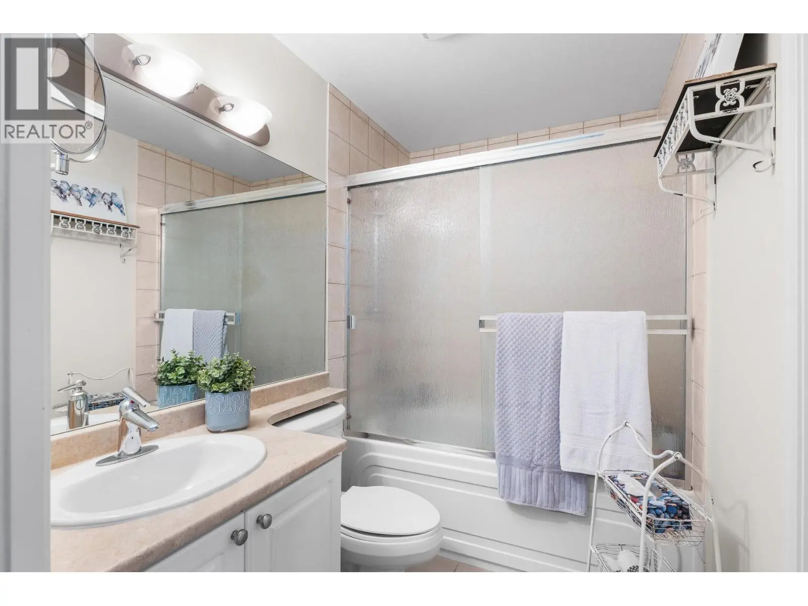 1853 Parkview Crescent Unit# 8. Kelowna, British Columbia