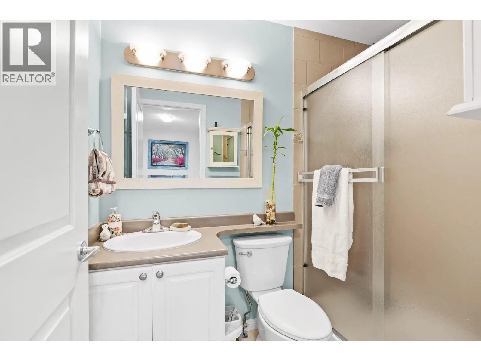 1853 Parkview Crescent Unit# 8. Kelowna, British Columbia
