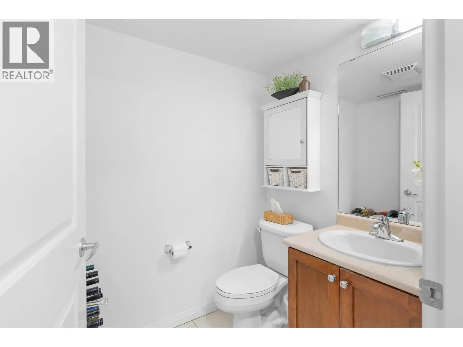 1853 Parkview Crescent Unit# 8. Kelowna, British Columbia