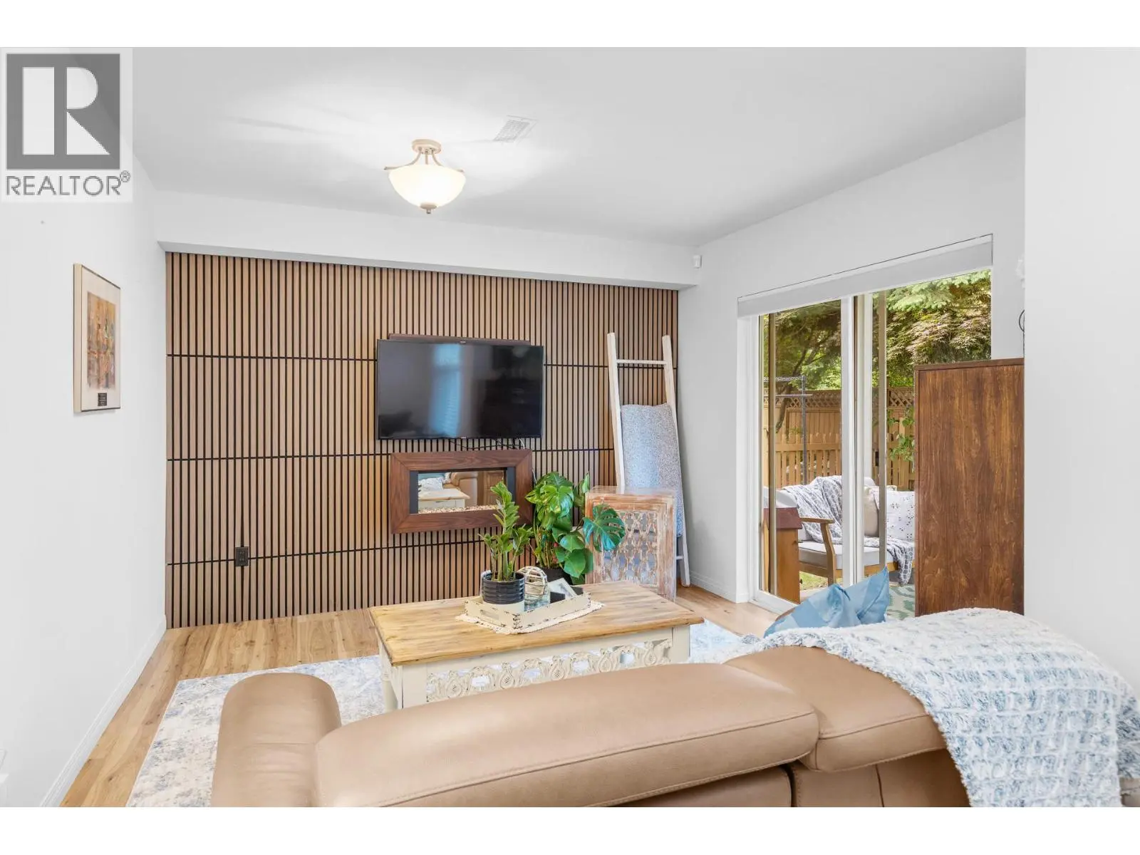1853 Parkview Crescent Unit# 8. Kelowna, British Columbia