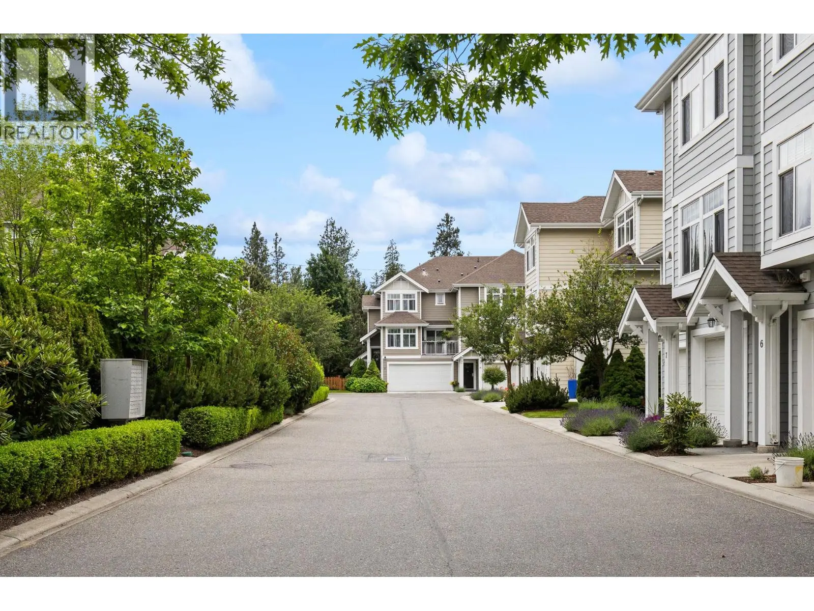 1853 Parkview Crescent Unit# 8. Kelowna, British Columbia