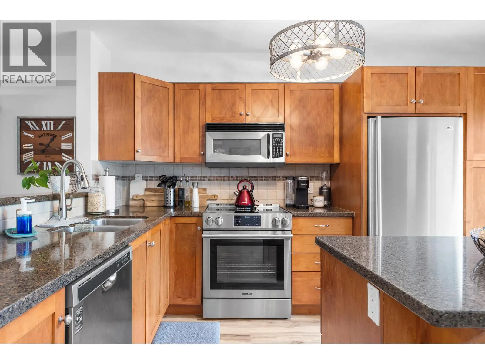 1853 Parkview Crescent Unit# 8. Kelowna, British Columbia