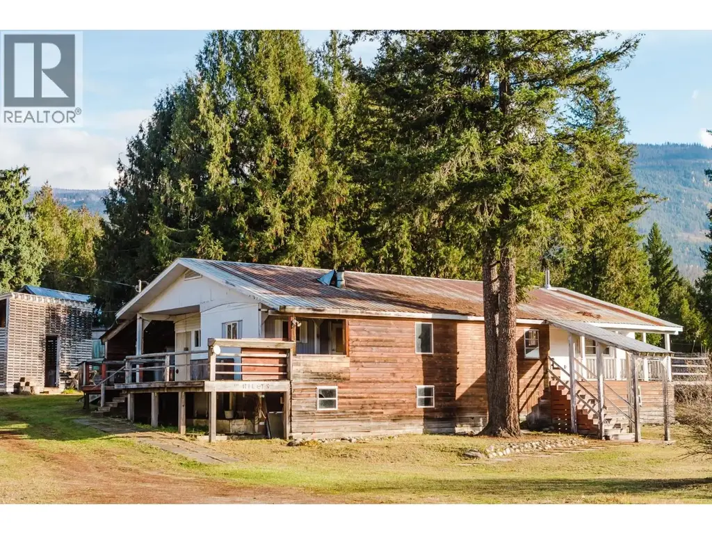 3974 Malakwa Station Road, Malakwa