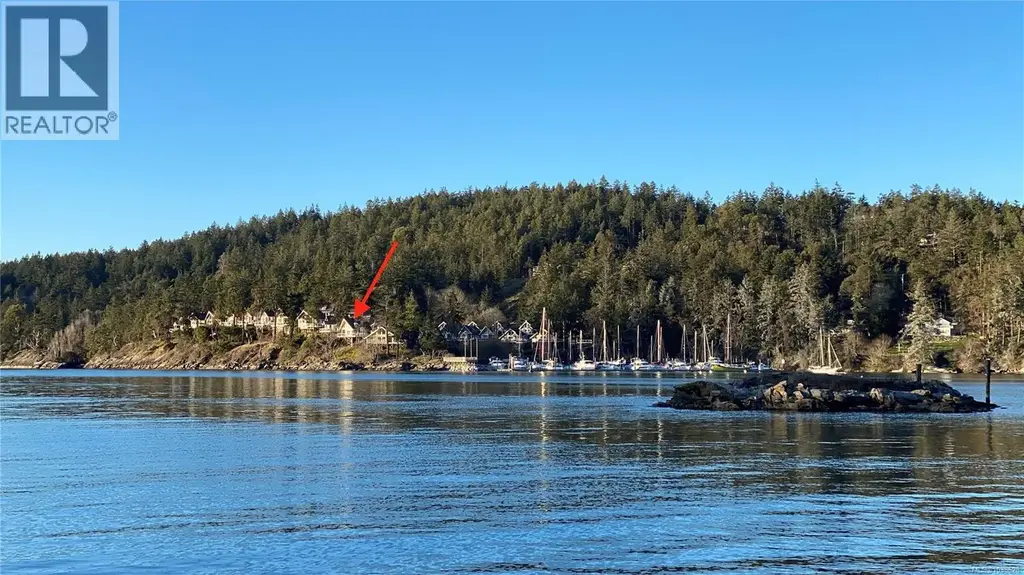 10c 2315 Mackinnon Rd, Pender Island
