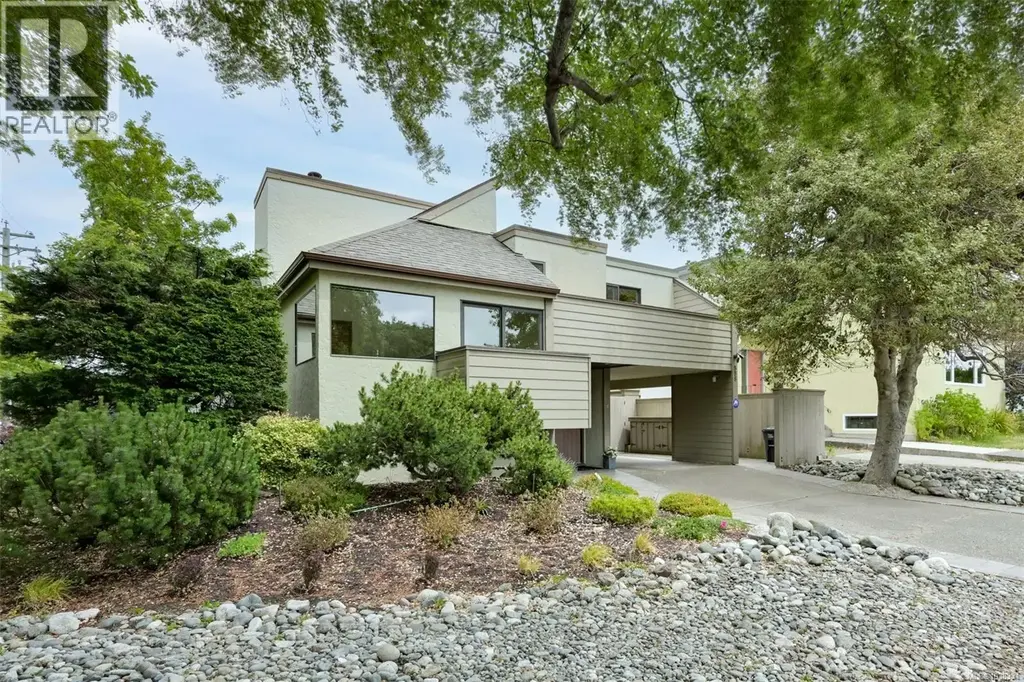558 Dallas Rd, Victoria