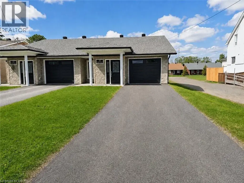 107 Third Street, Sturgeon Falls