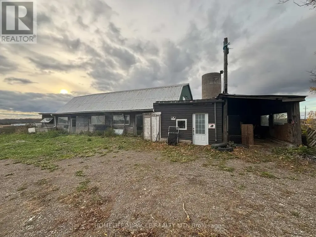 1381 Hwy 8, Cambridge