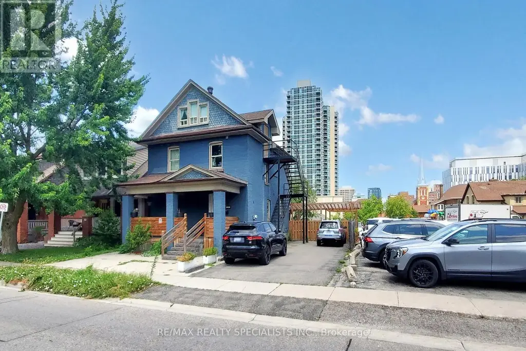 8 Mill Street N, Brampton (Downtown Brampton)