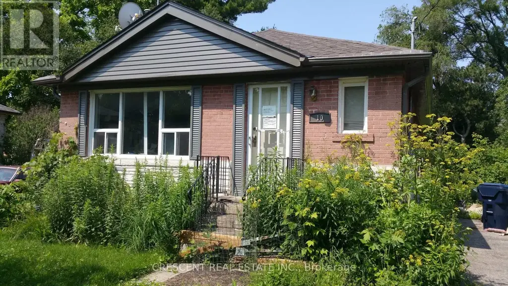 10 Shaver Court, Toronto (Islington-City Centre West)