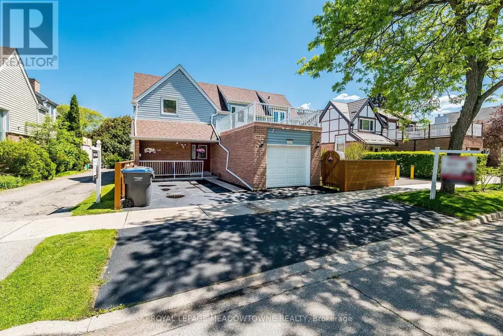 1157 Kos Boulevard, Mississauga (Lorne Park)