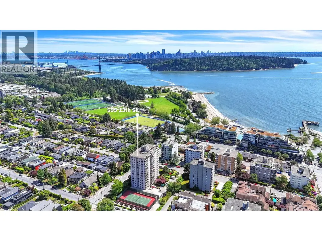 L1 555 13th Street, West Vancouver