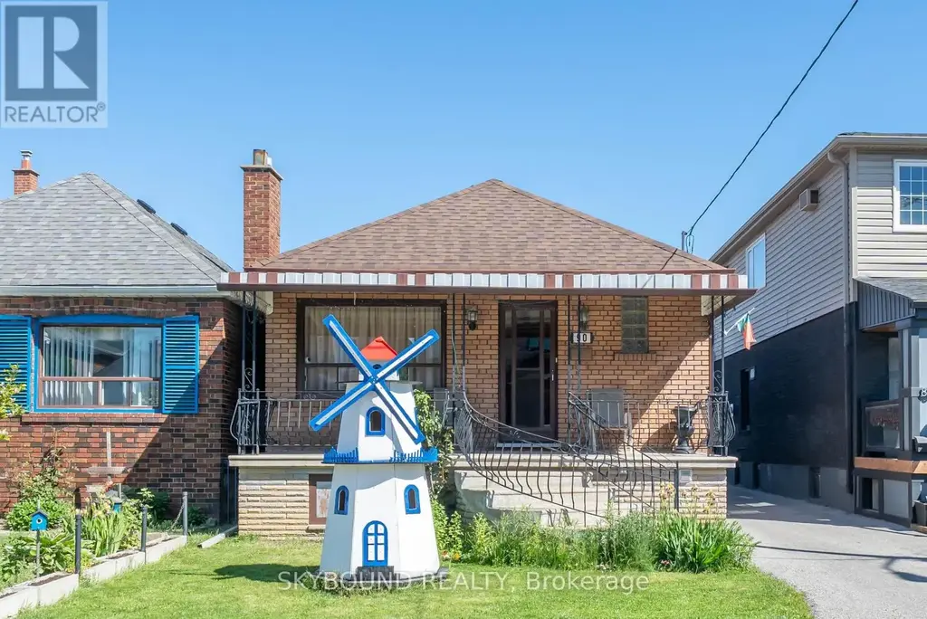 90 Ypres Road, Toronto (Keelesdale-Eglinton West)
