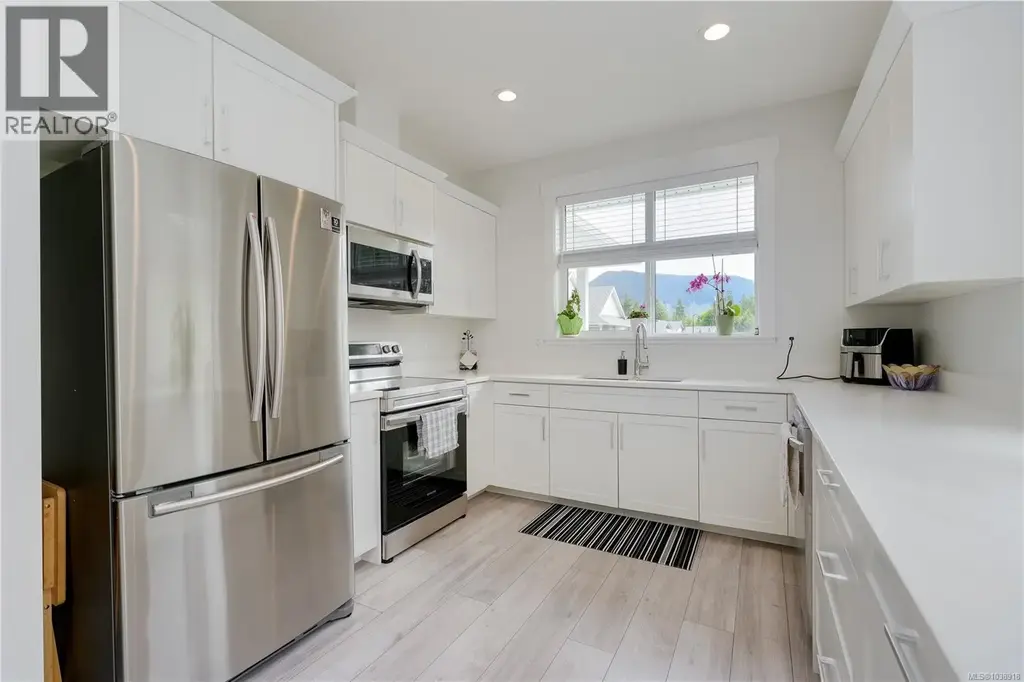 38 300 Grosskleg Way, Lake Cowichan