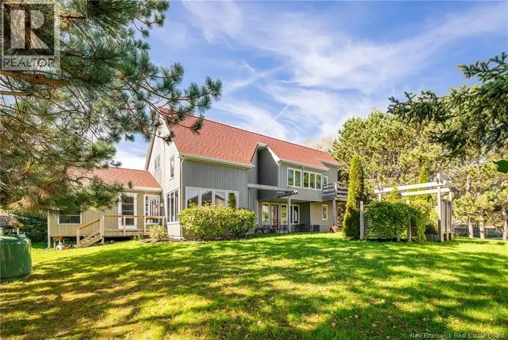 19 Crescent Street, Pointe-Du-Chêne