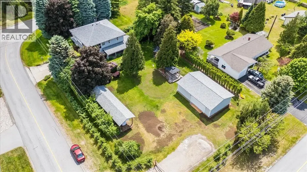 1545 Columbia Road, Ootischenia
