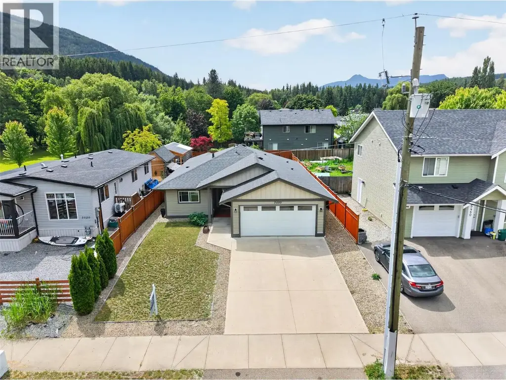 5480 Canoe Beach Drive Ne, Salmon Arm
