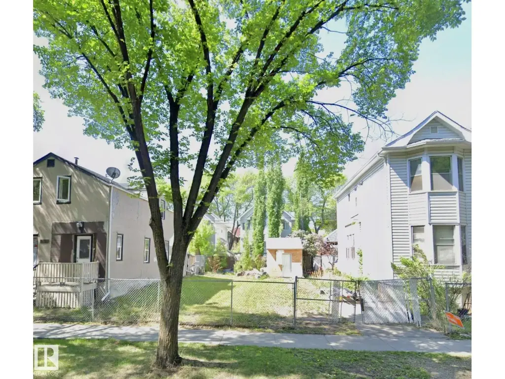 10858 92 St Nw, Edmonton
