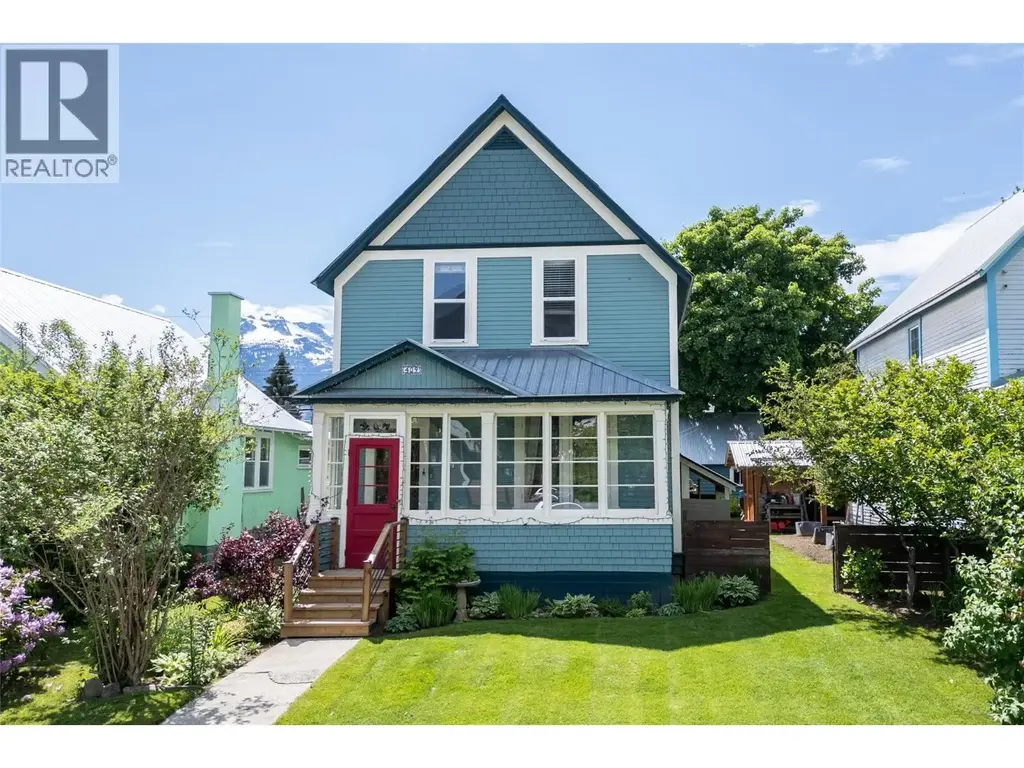 409 Third Street E, Revelstoke